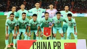 英超争四与中超德比今日全赛程解析